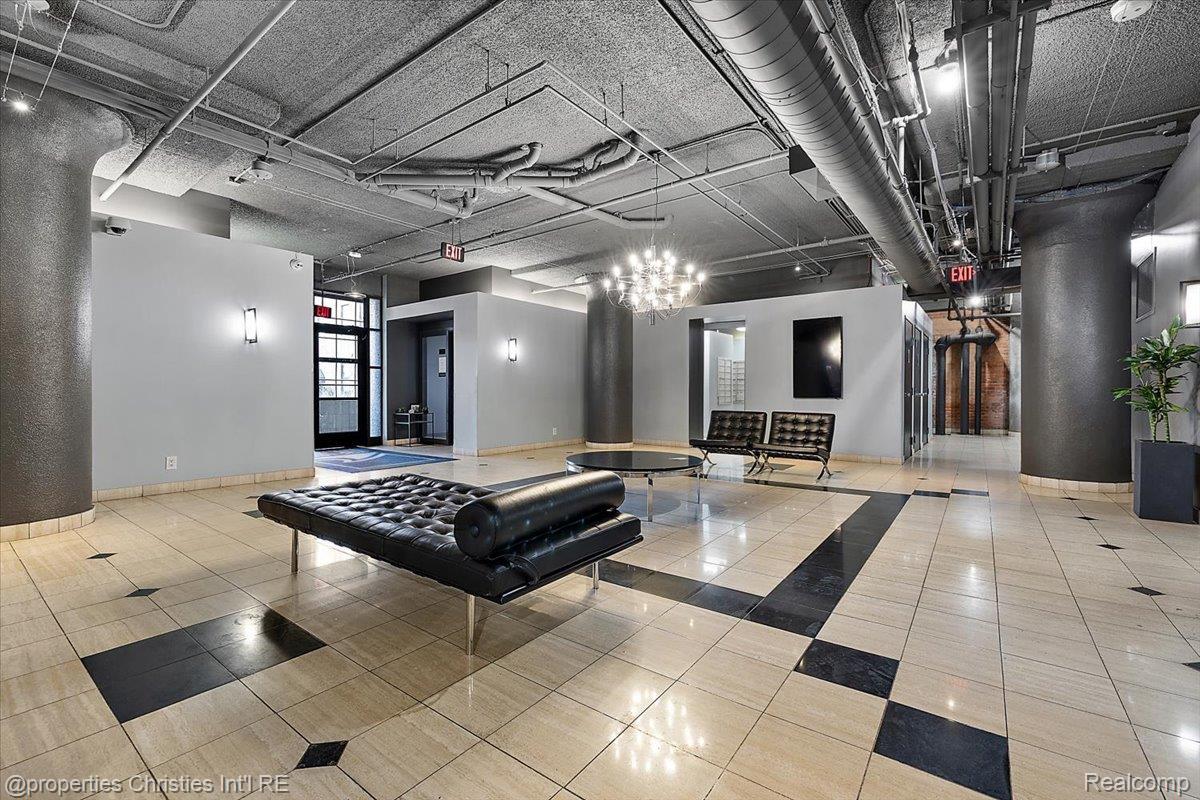 6533 E Jefferson Avenue Unit: 307