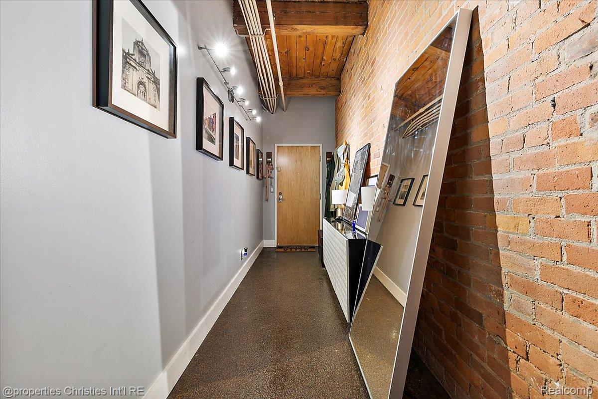 6533 E Jefferson Avenue Unit: 307