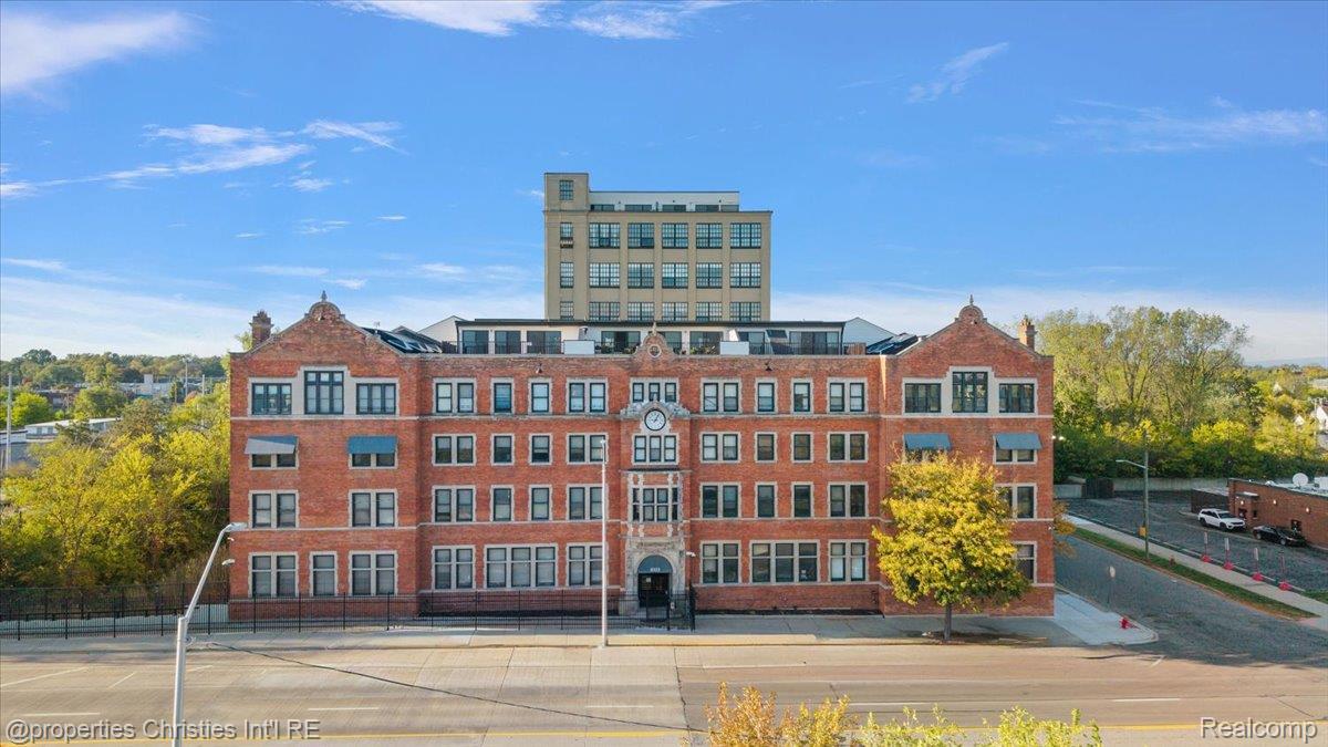 6533 E Jefferson Avenue Unit: 307