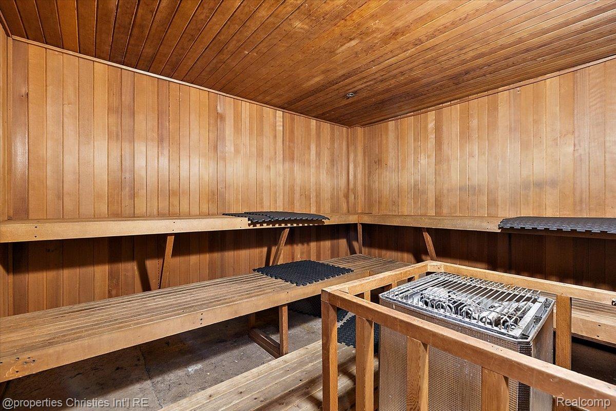 6533 E Jefferson Avenue Unit: 307