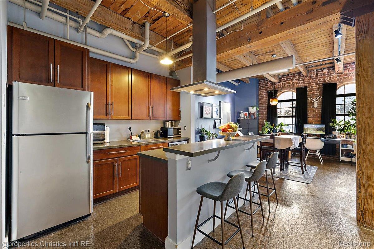 6533 E Jefferson Avenue Unit: 307