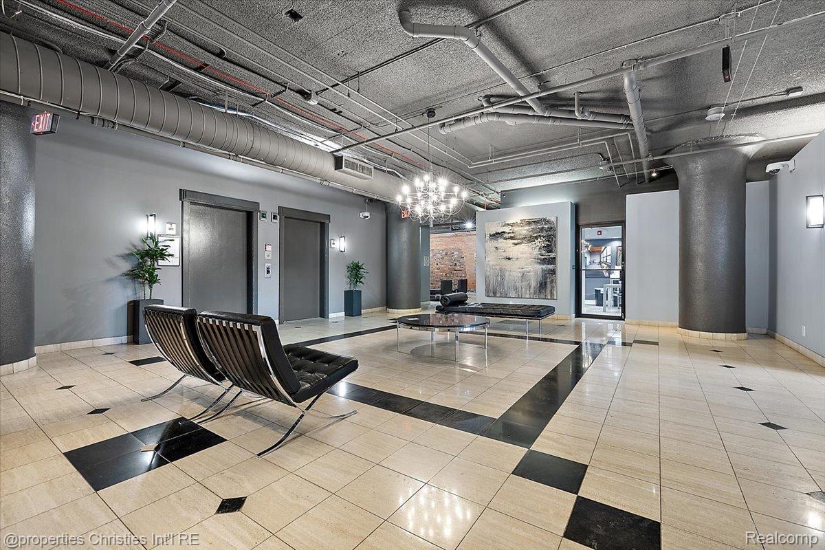 6533 E Jefferson Avenue Unit: 307