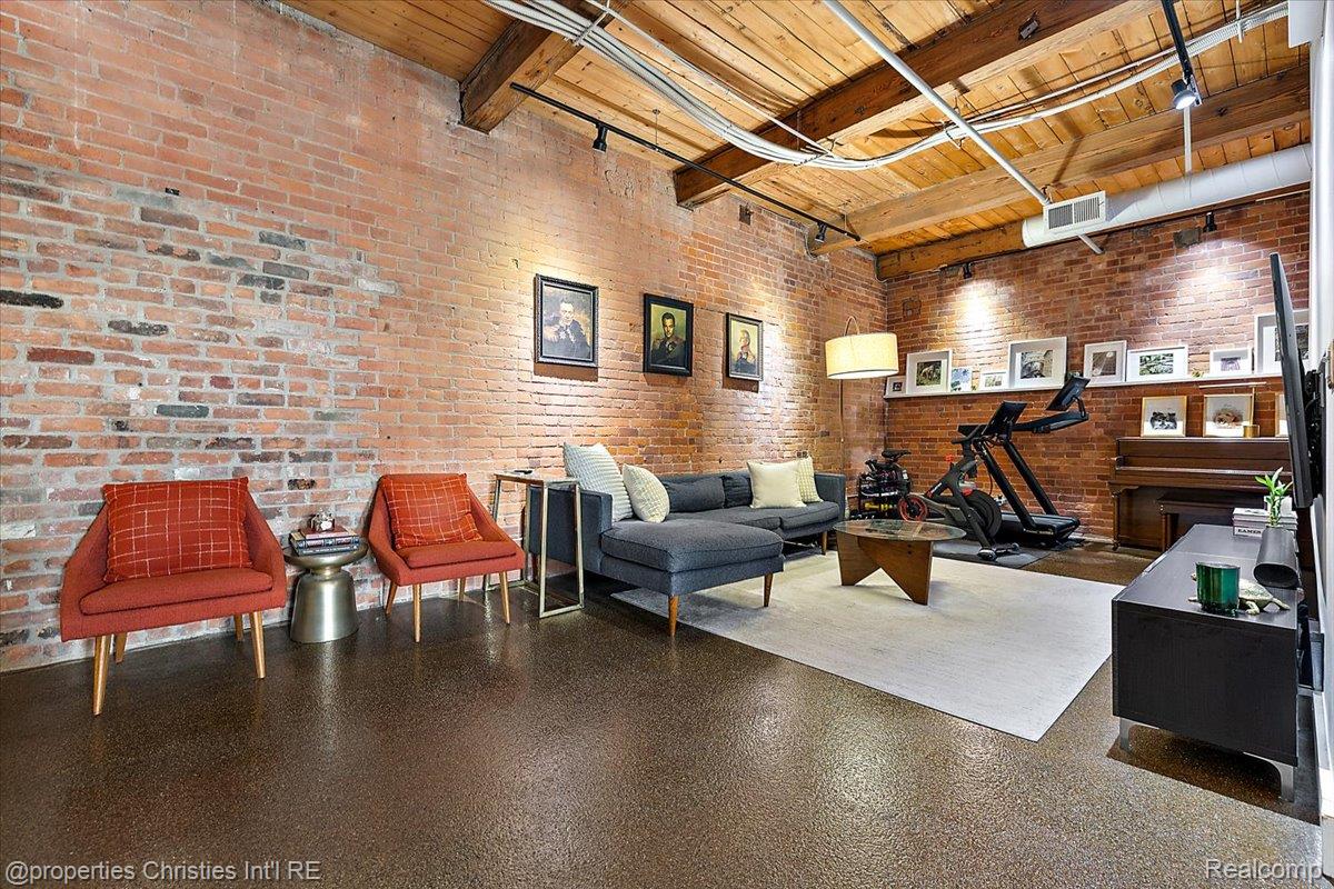 6533 E Jefferson Avenue Unit: 307