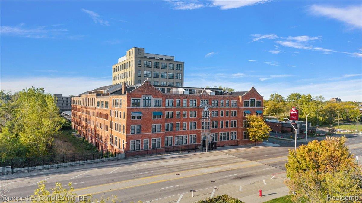 6533 E Jefferson Avenue Unit: 307