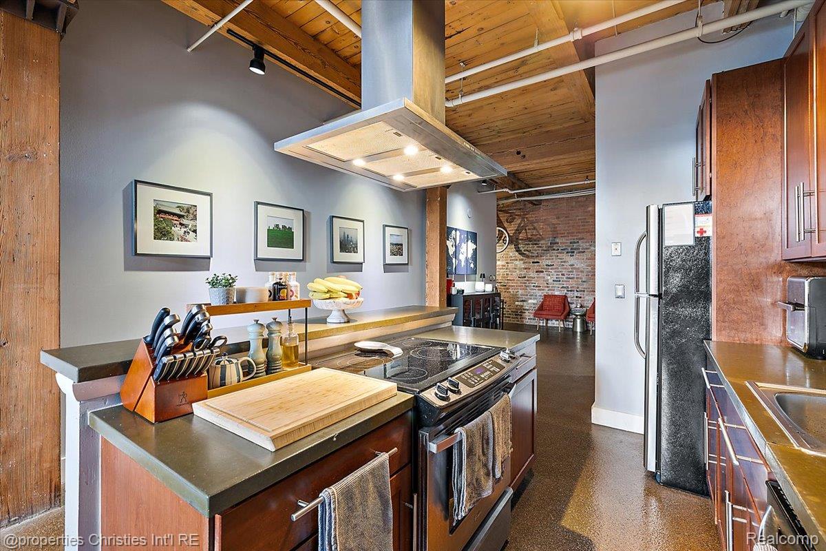 6533 E Jefferson Avenue Unit: 307