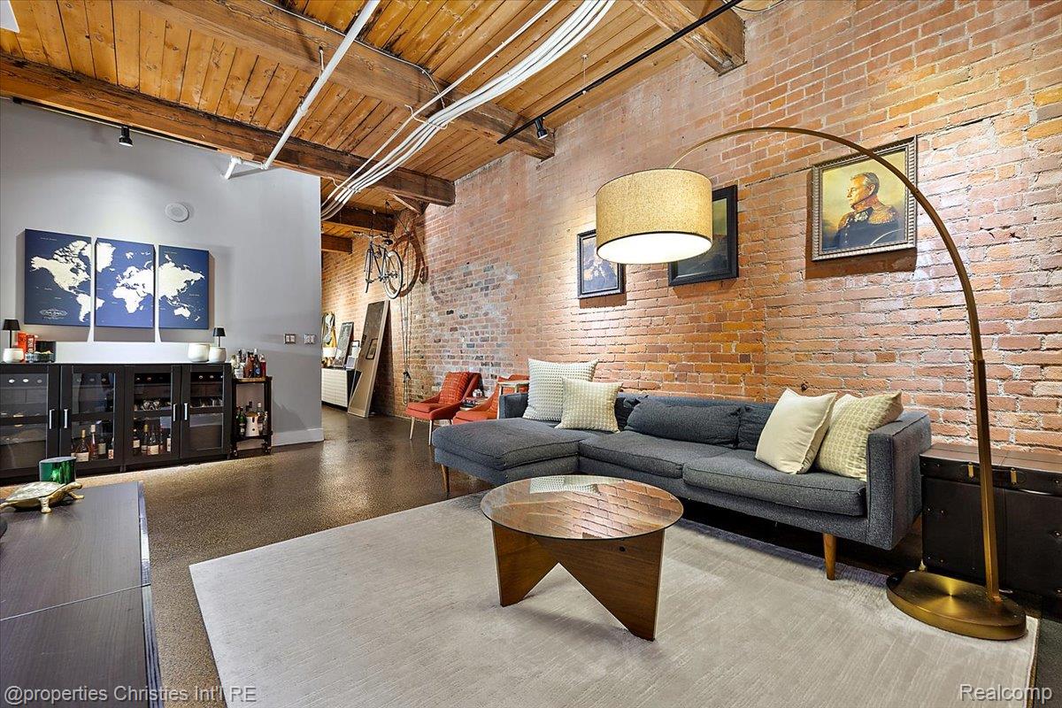 6533 E Jefferson Avenue Unit: 307