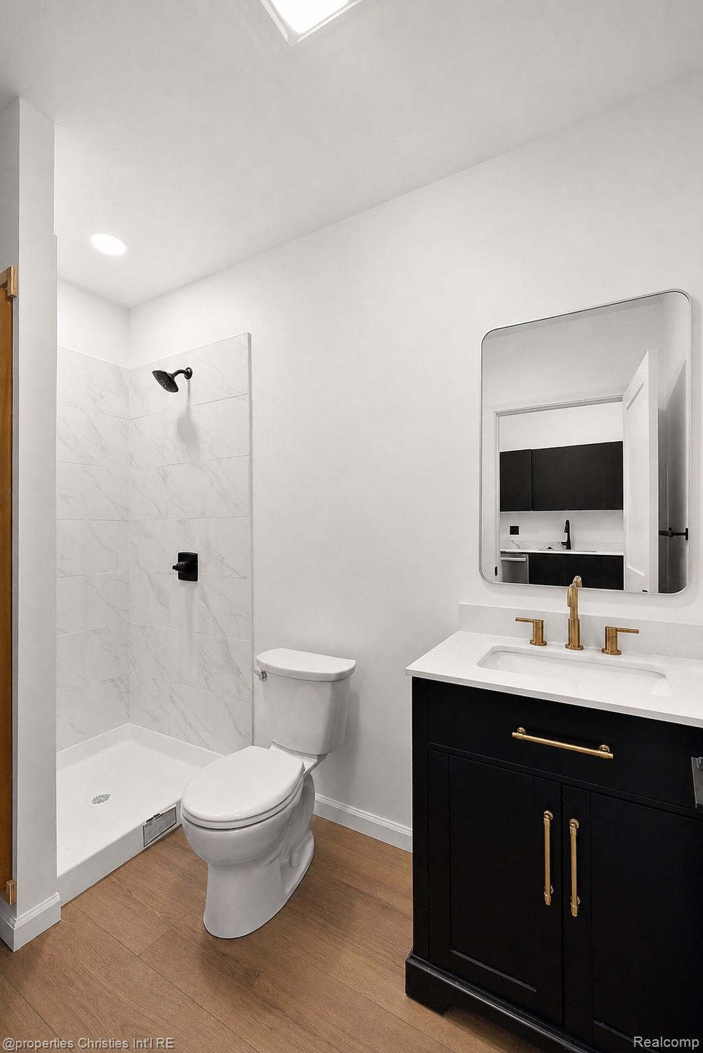 9301 Oakland Street Unit: 205