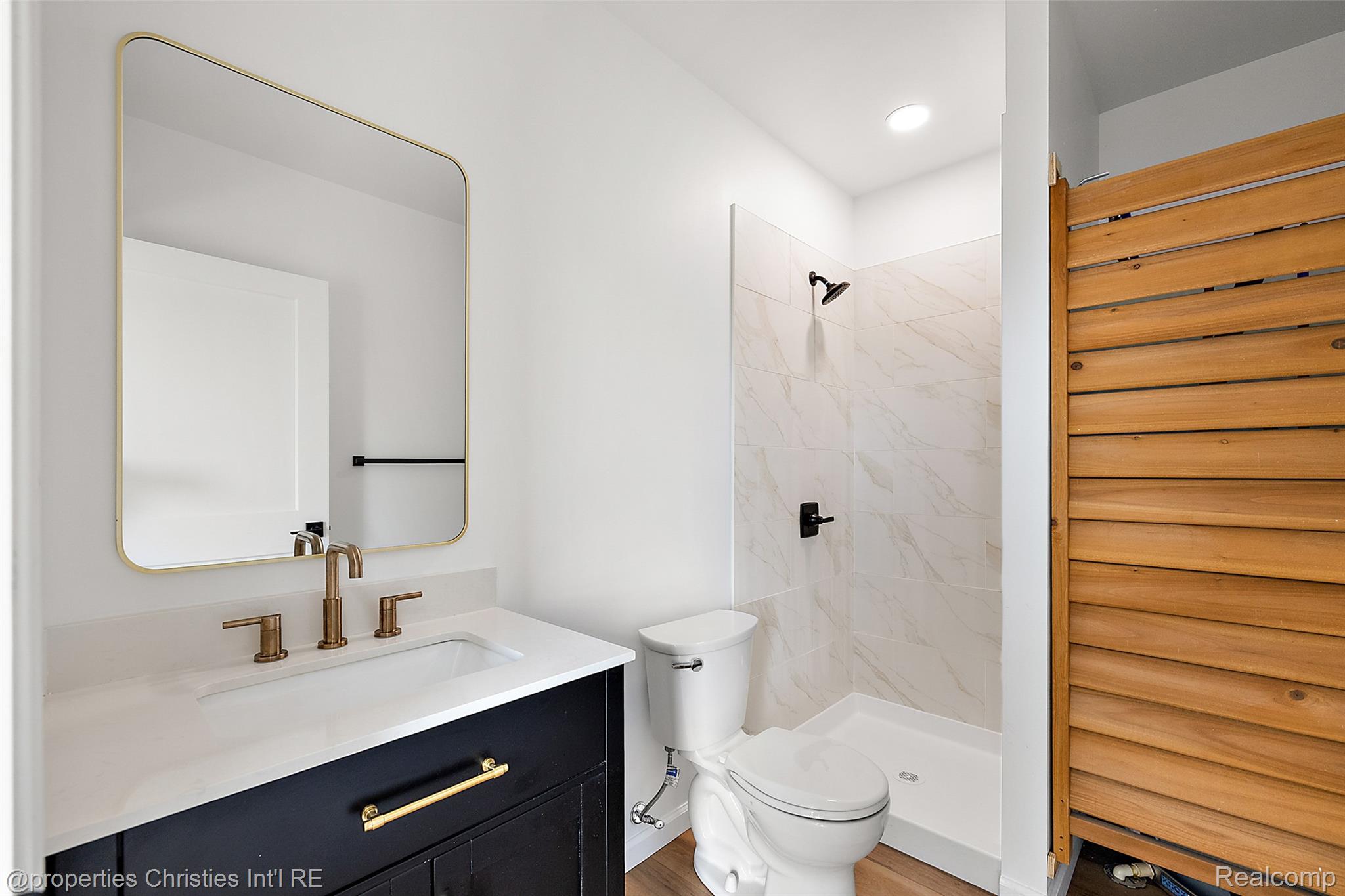 9301 Oakland Street Unit: 210