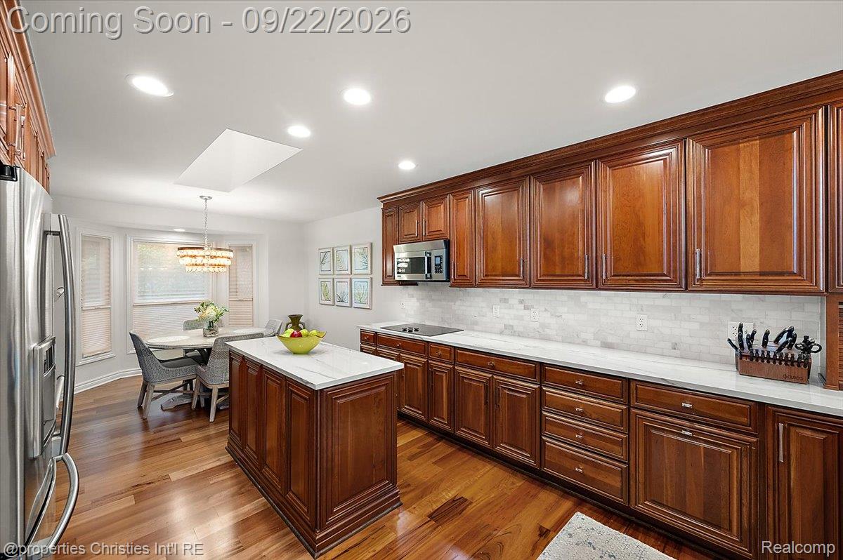 980 Sunset Drive