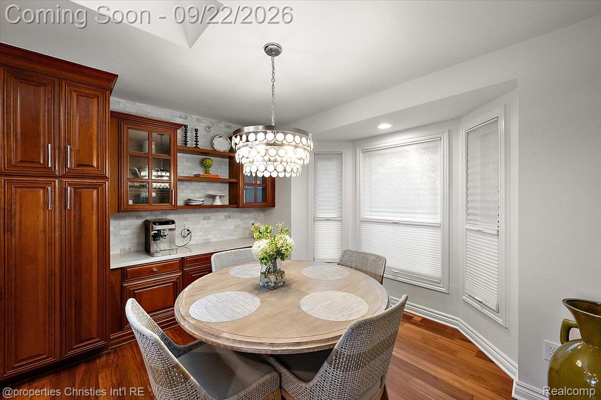 980 Sunset Drive