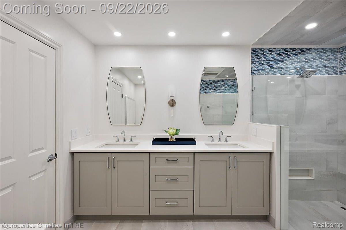 980 Sunset Drive