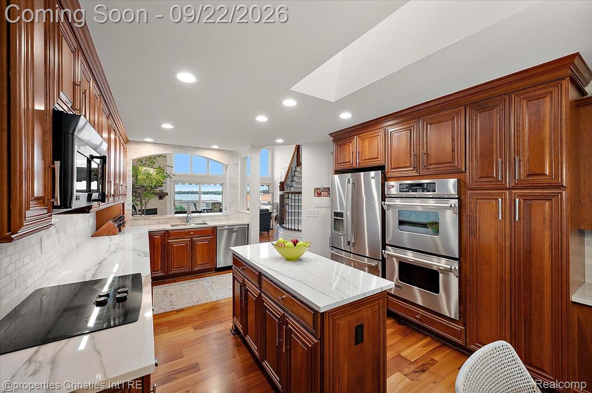 980 Sunset Drive