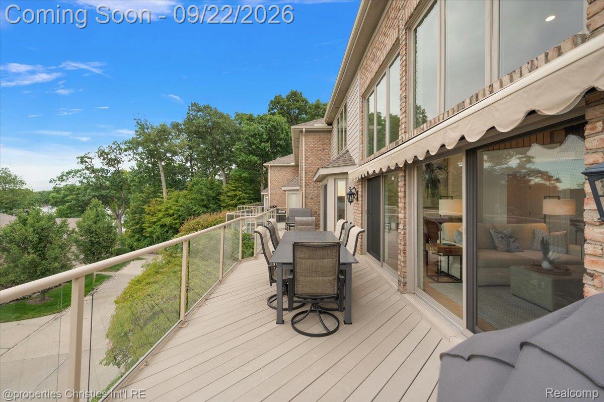 980 Sunset Drive
