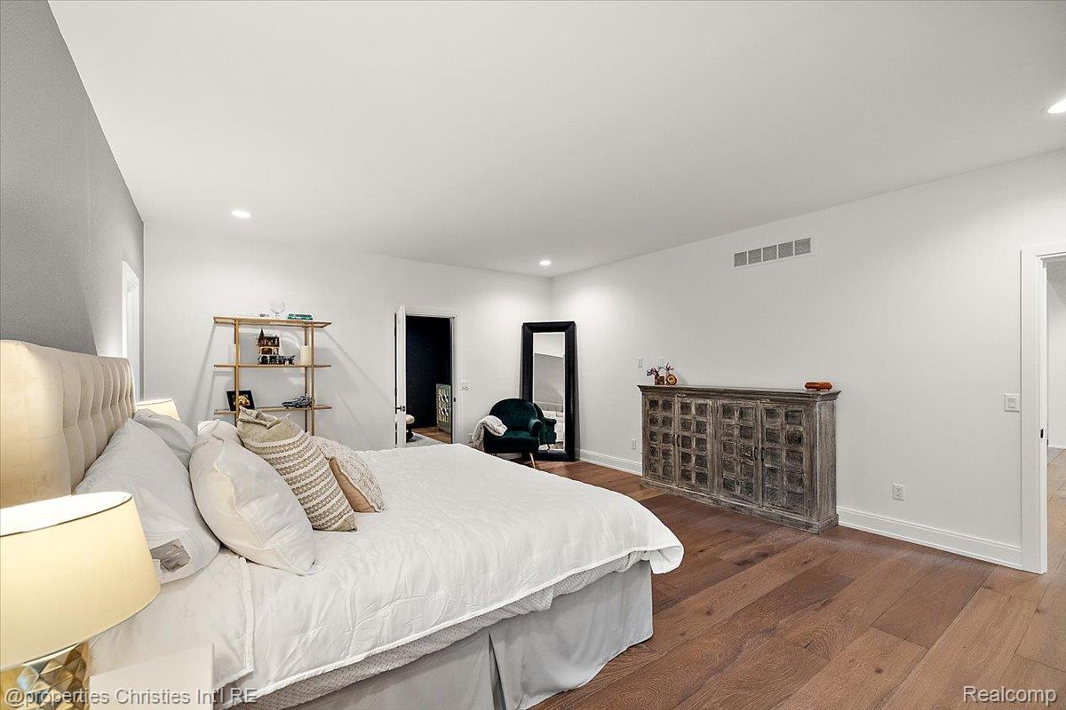 4740 W Wickford
