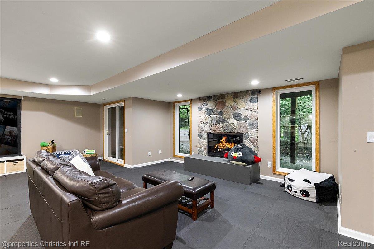 4740 W Wickford