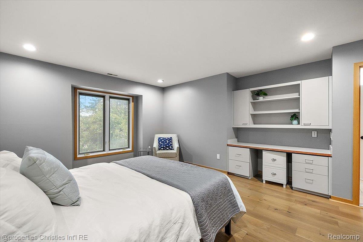 4740 W Wickford