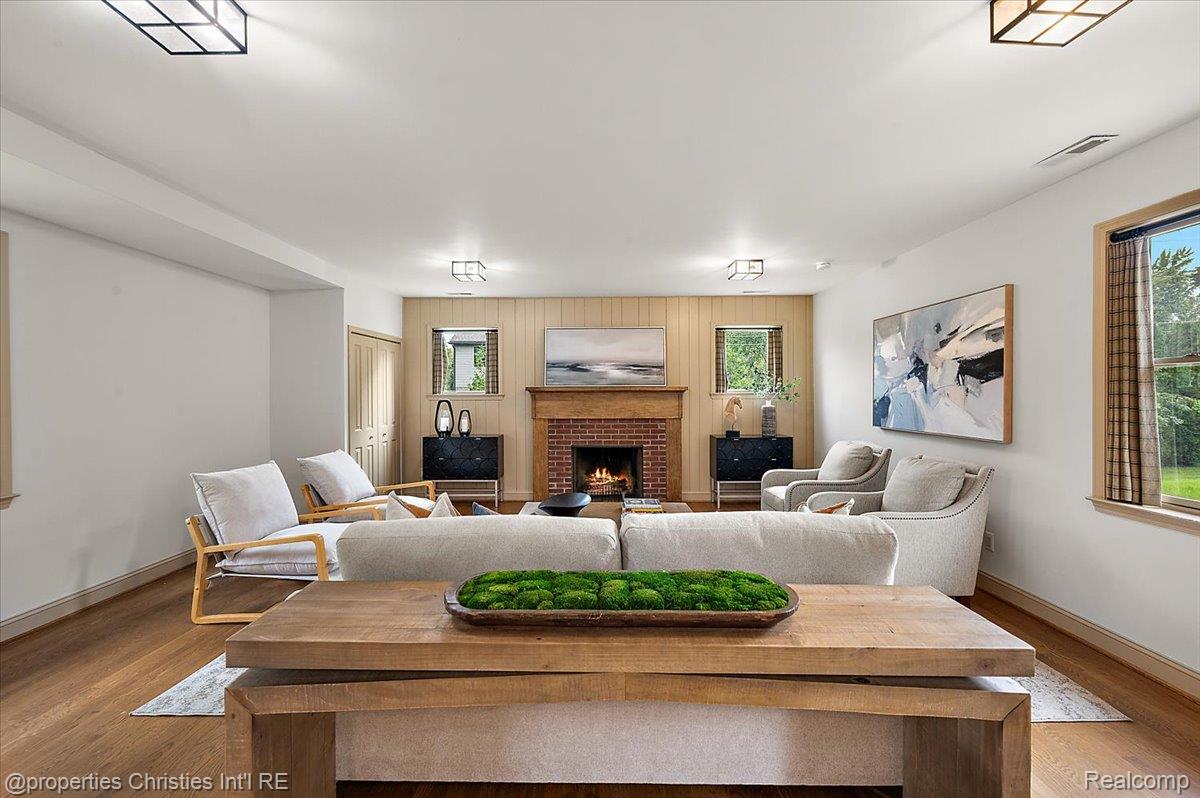 2985 Summervale Lane