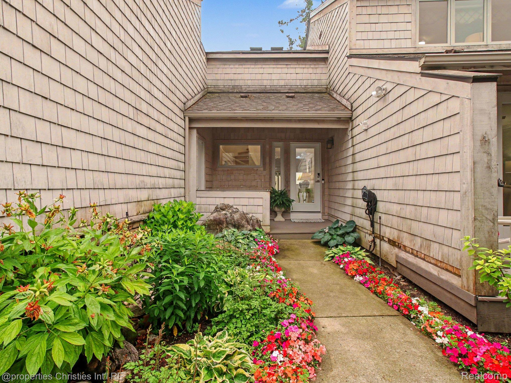 1011 Beach DR # 10