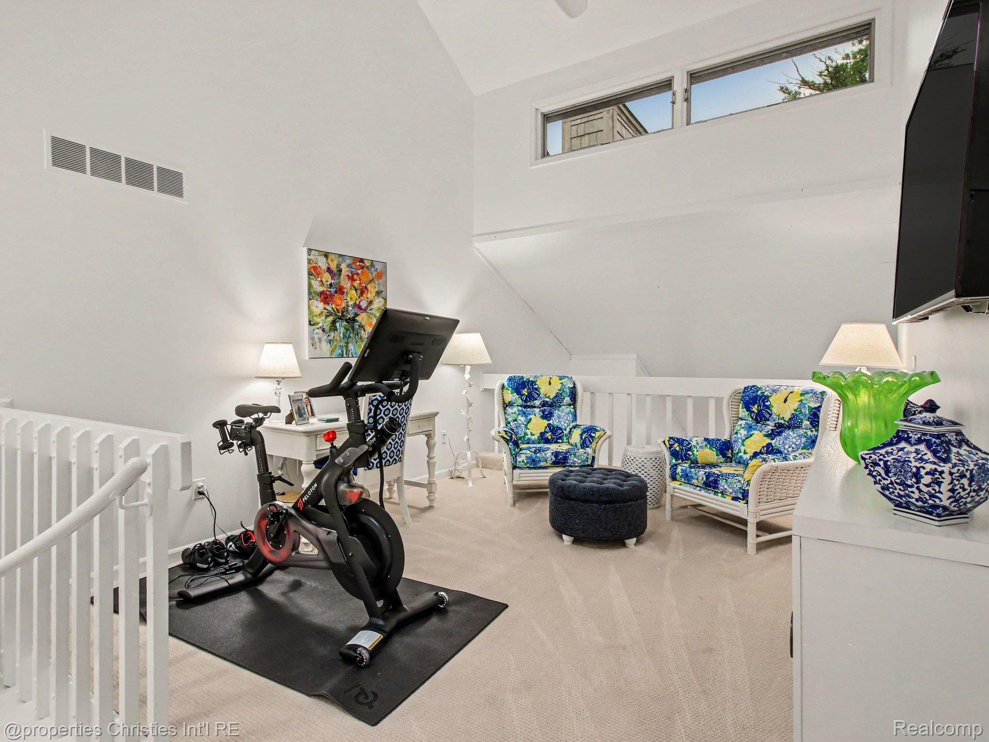 1011 Beach DR # 10