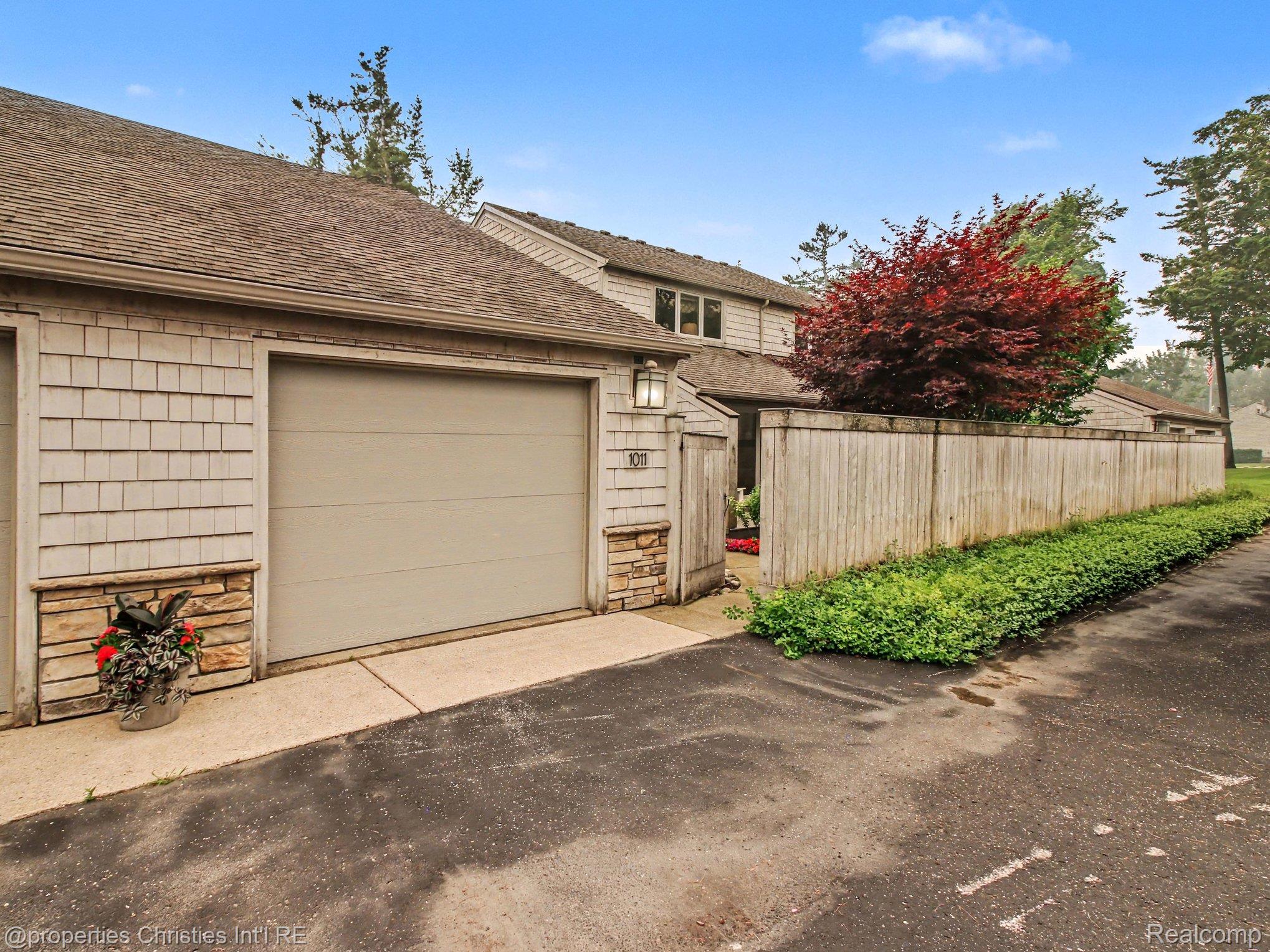 1011 Beach DR # 10
