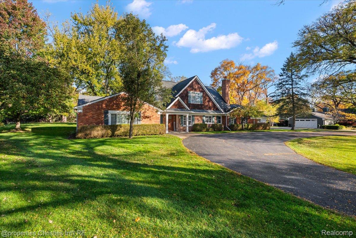 1760 CEDAR HILL DR