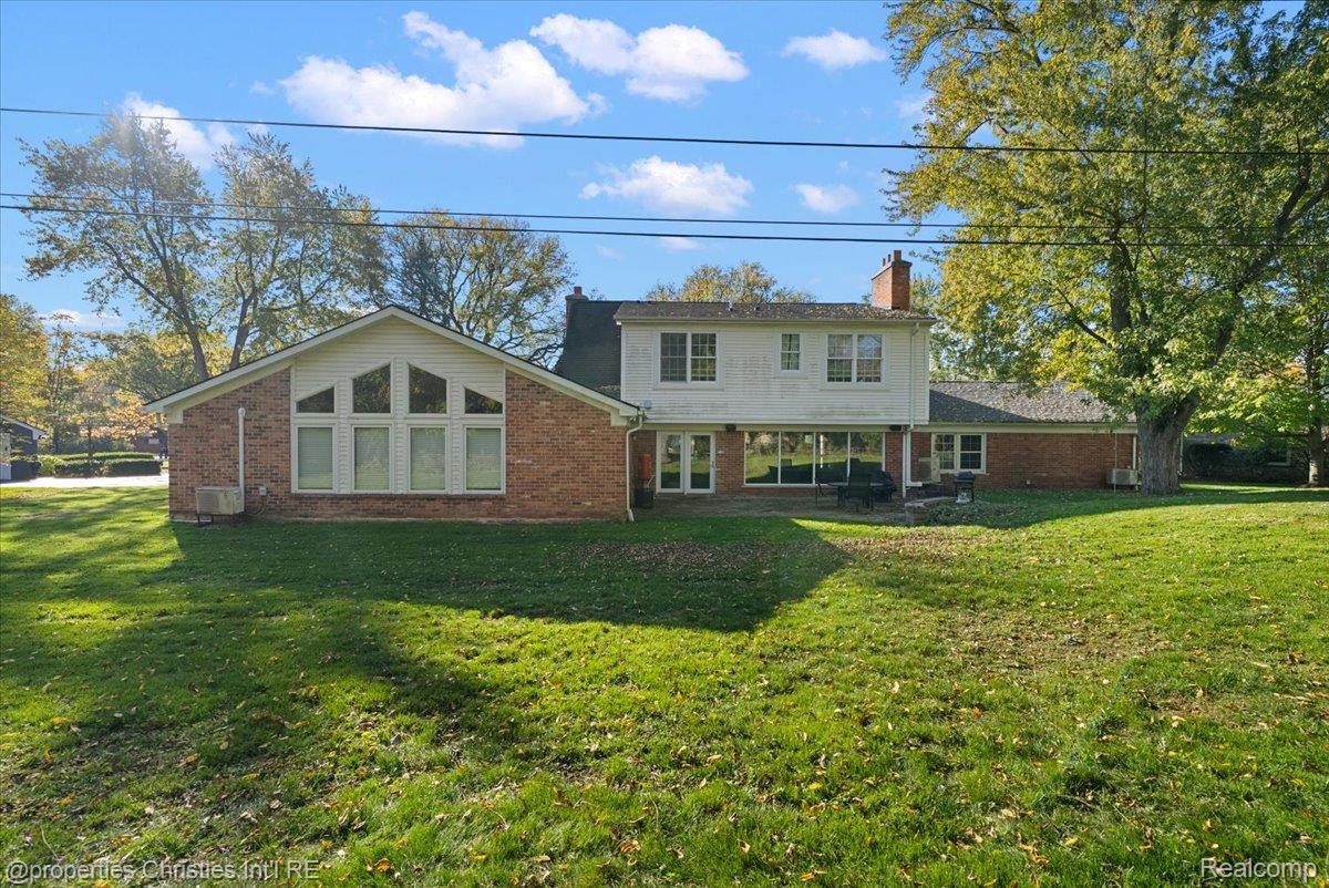 1760 CEDAR HILL DR