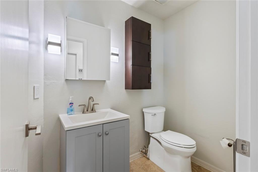 2529 Kings Lake BLVD