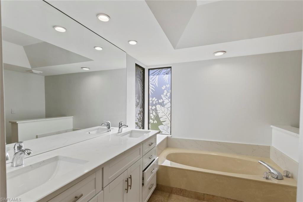 2529 Kings Lake BLVD