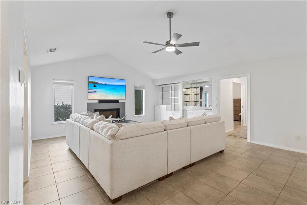 2529 Kings Lake BLVD