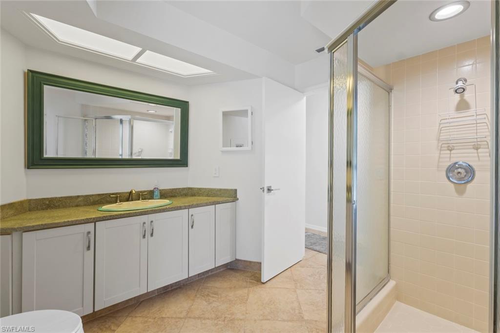 2529 Kings Lake BLVD