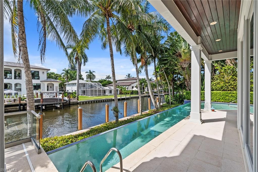 636 14th Ave S