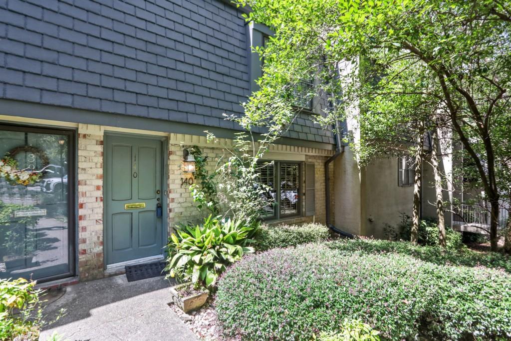 140 Amherst Place NW
