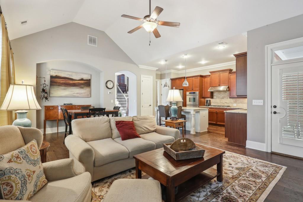2729 Vinings Orchard Circle SE