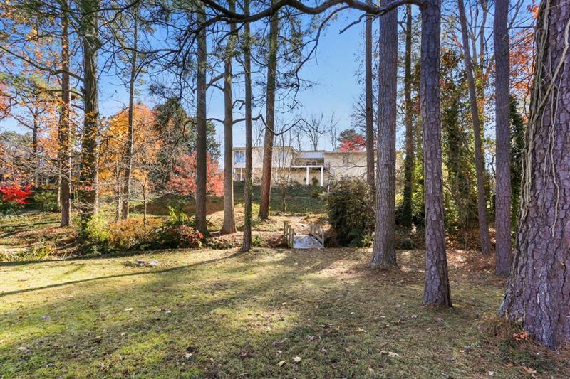 2905 Paces Lake Drive SE