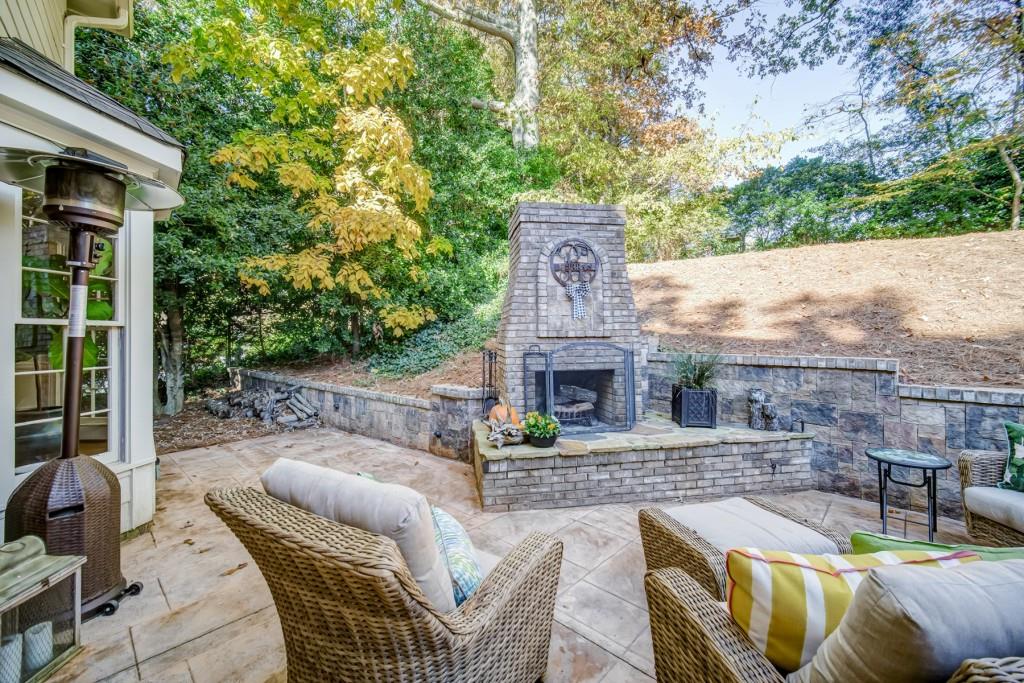 2985 Vinings Forest Way