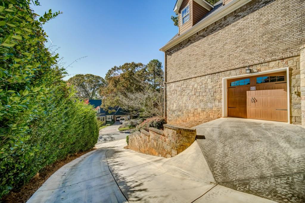 2985 Vinings Forest Way