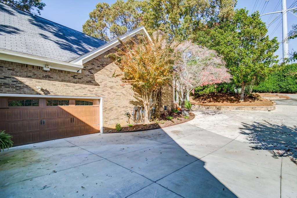 2985 Vinings Forest Way
