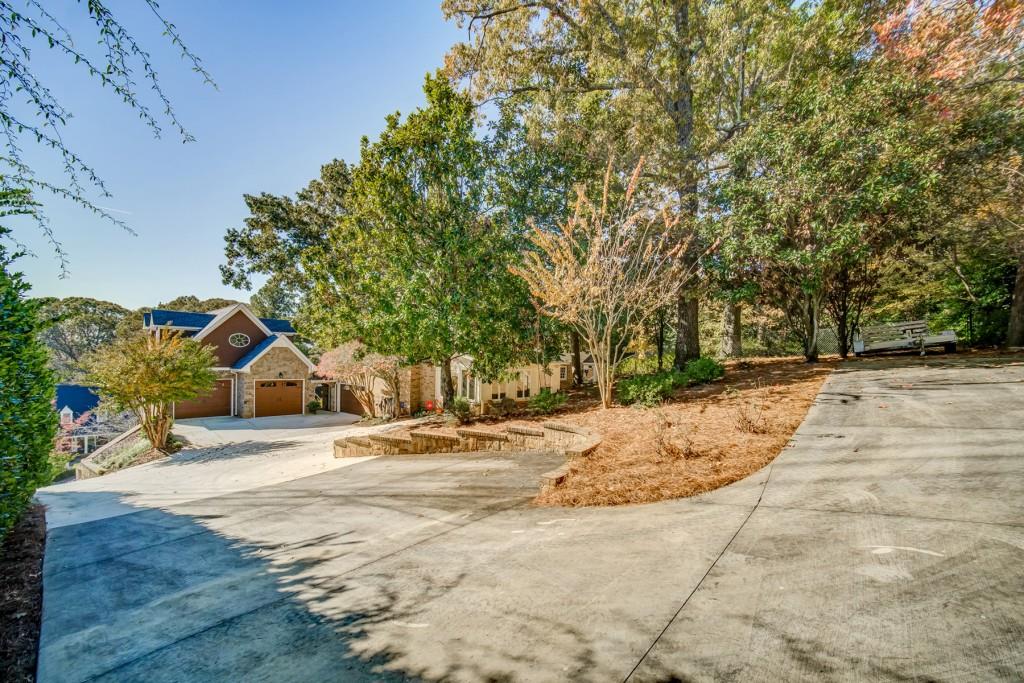 2985 Vinings Forest Way
