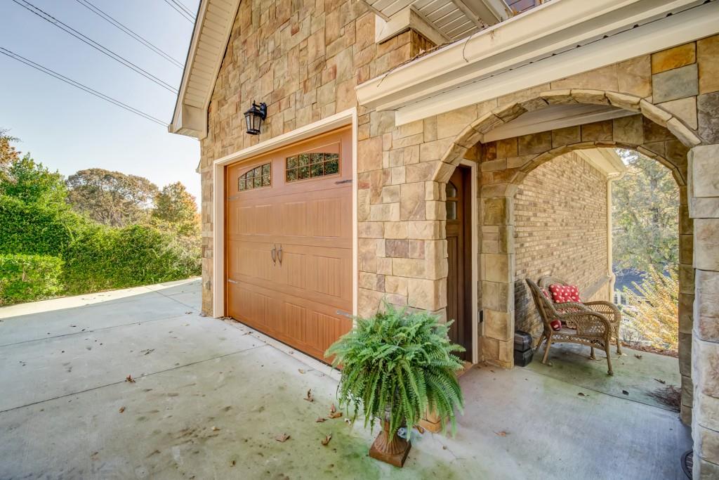 2985 Vinings Forest Way