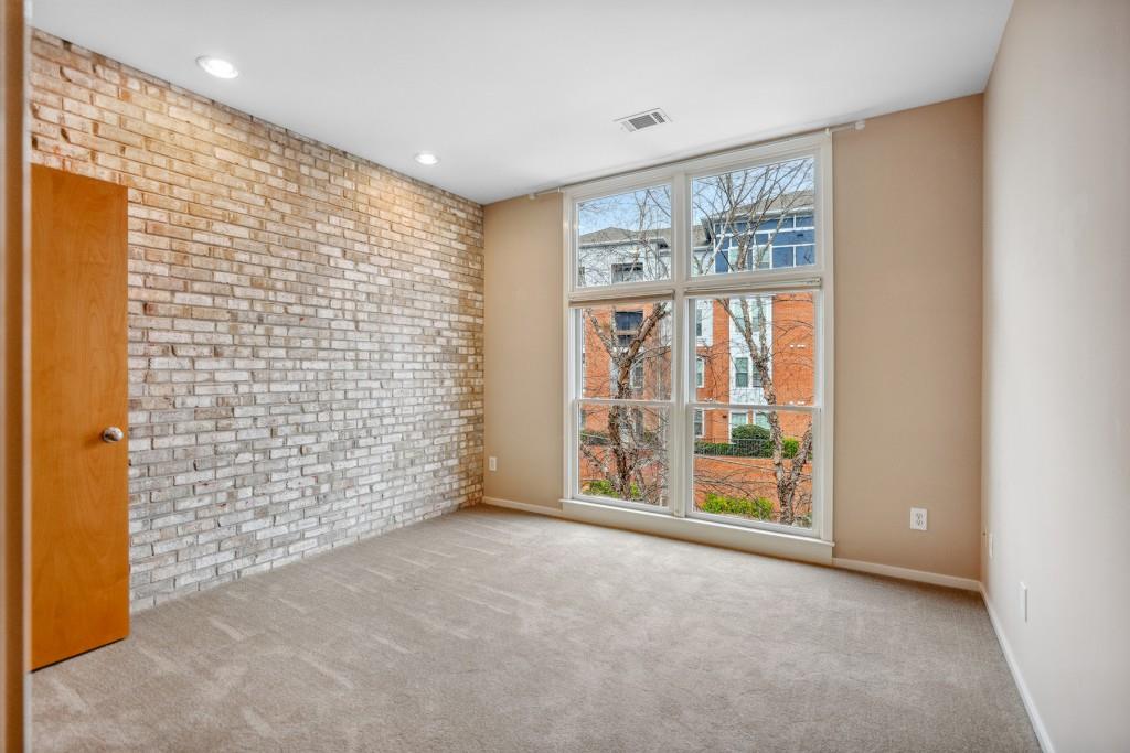 1321 Peachtree View NE