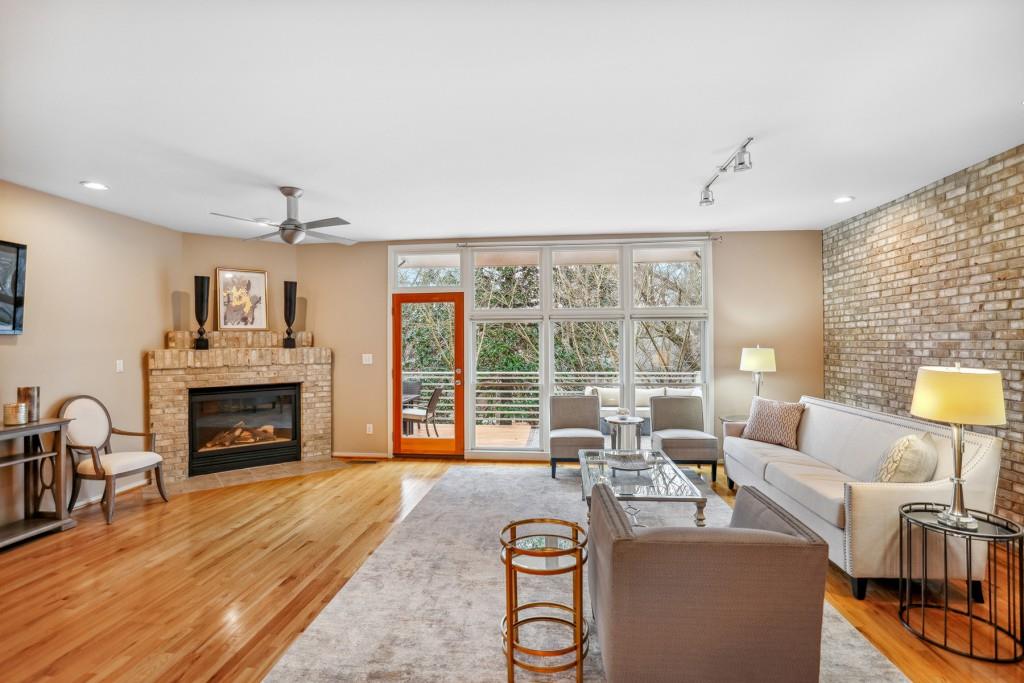 1321 Peachtree View NE