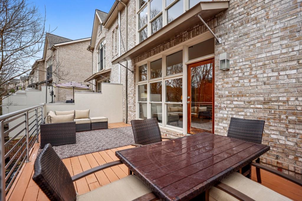 1321 Peachtree View NE