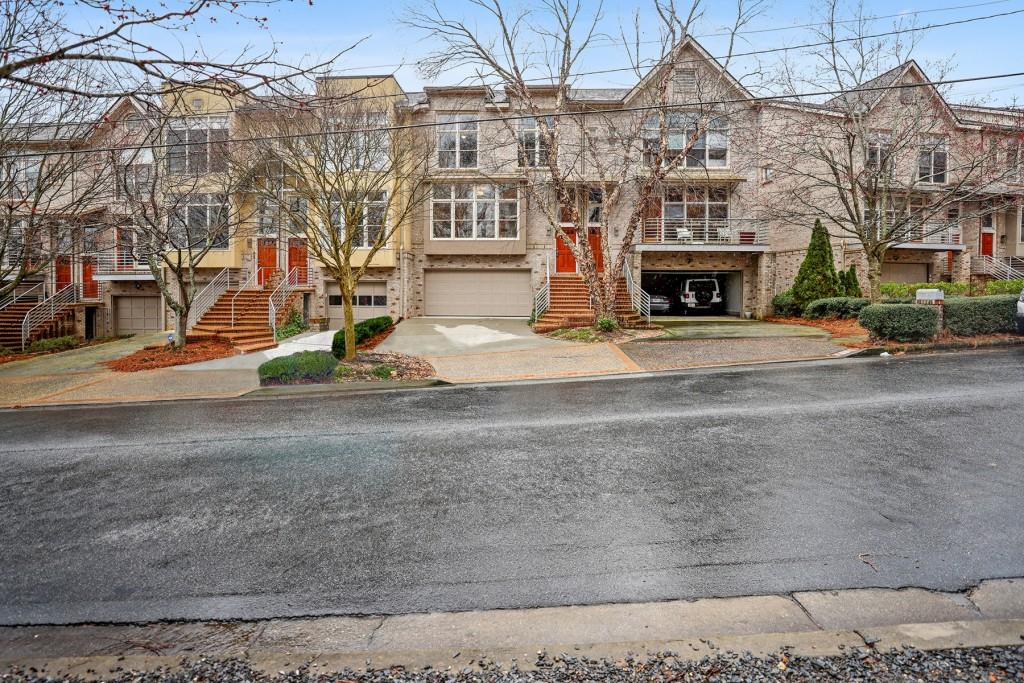 1321 Peachtree View NE