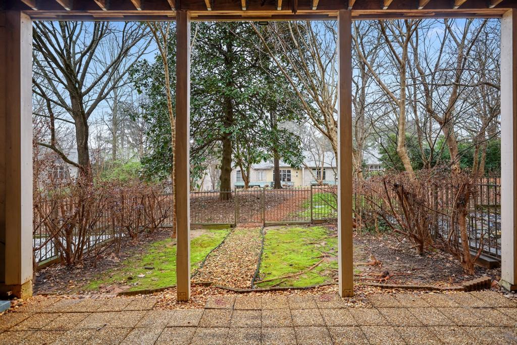 1321 Peachtree View NE