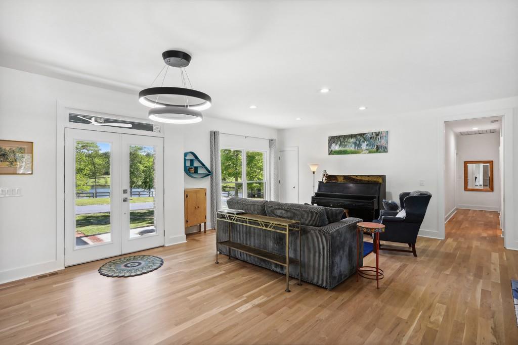 195 Turtle Cove