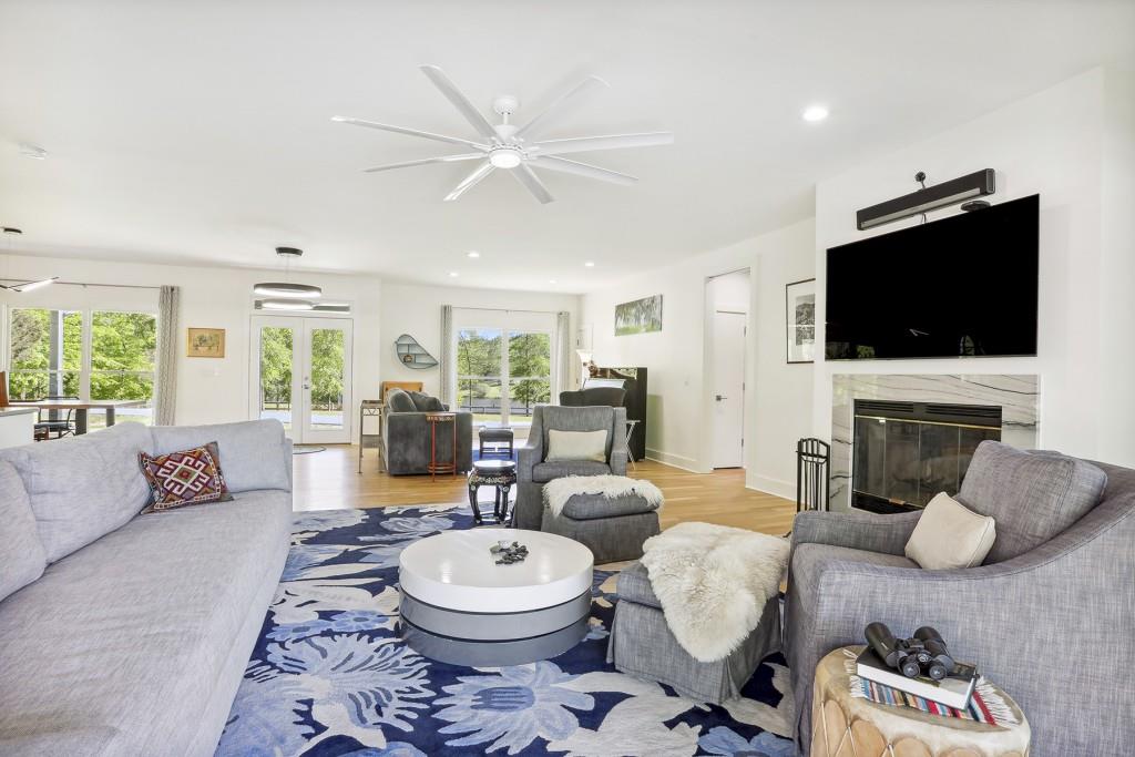 195 Turtle Cove