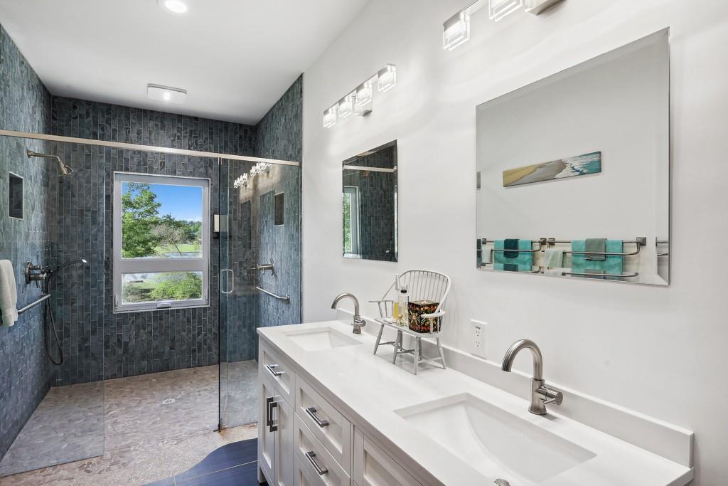 195 Turtle Cove