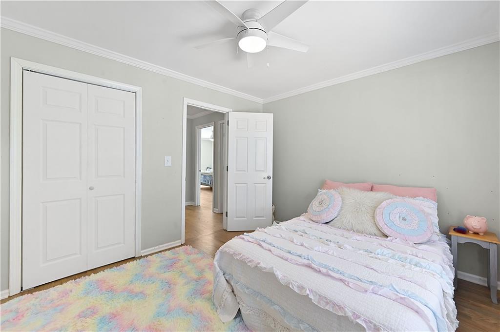 210 Candlestick Court SE