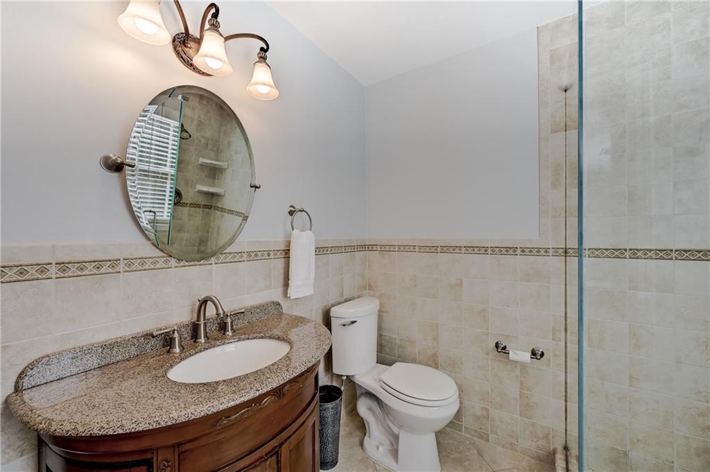 210 Candlestick Court SE