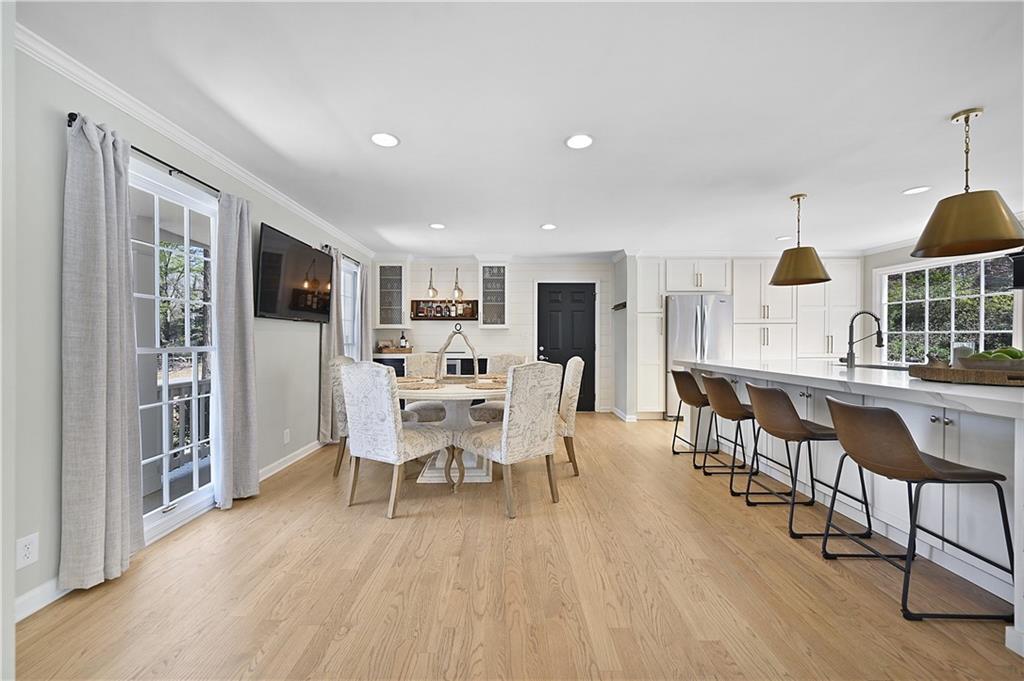 210 Candlestick Court SE